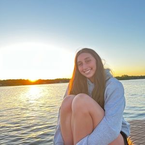 Meet your Posher, Ava